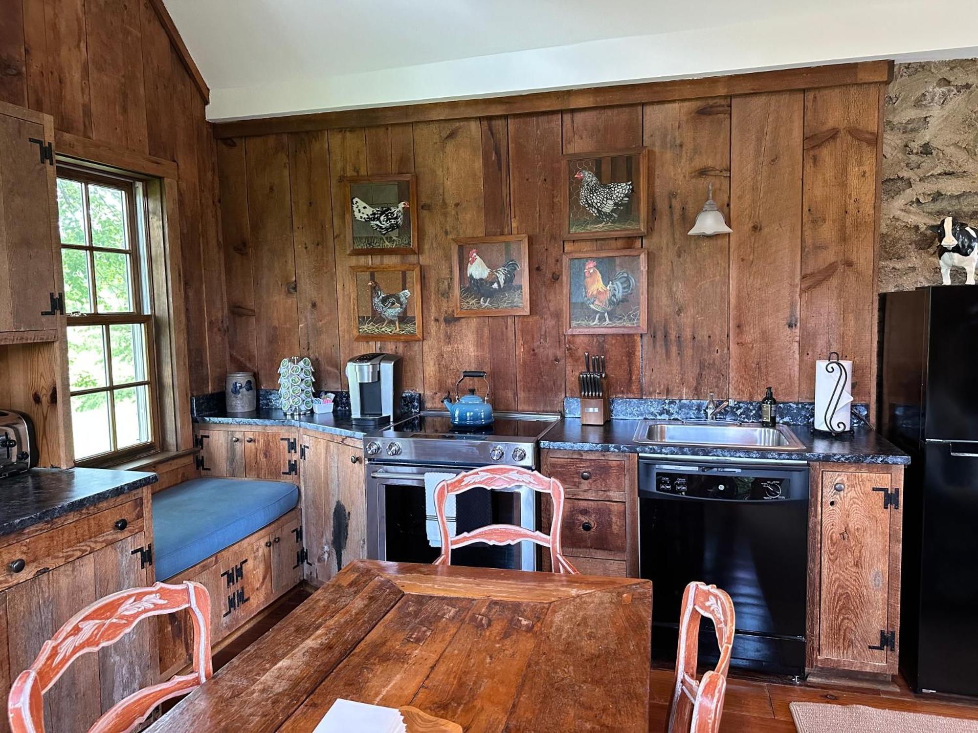 Goodstone & Restaurant 4*